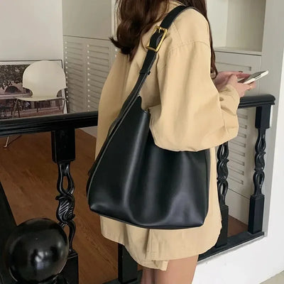 Stephanie Minimalist Leather Shoulder Bag